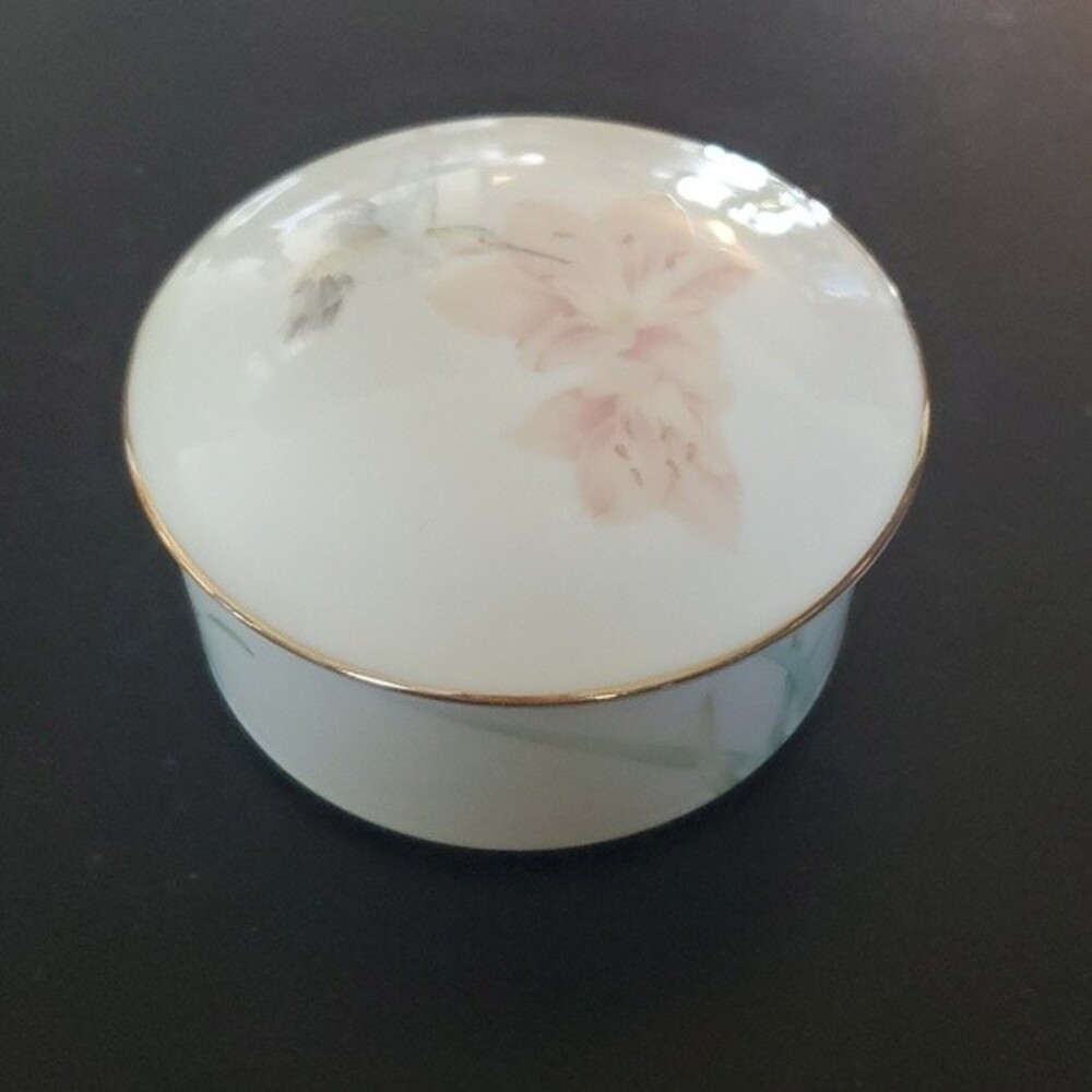 Crowning Touch Collection b Trinket Box Jar Japan